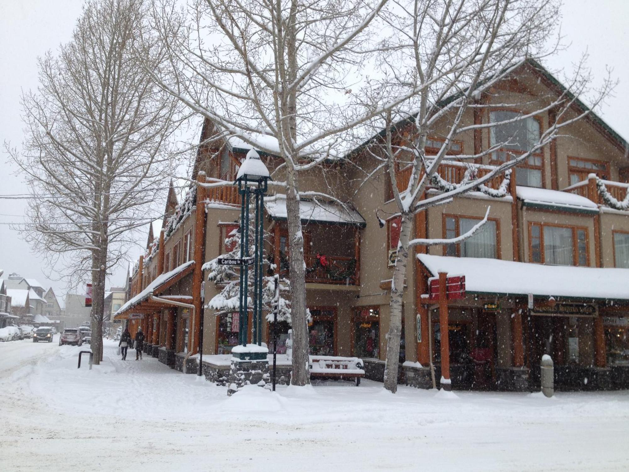 Brewster Mountain Lodge Banff Zewnętrze zdjęcie