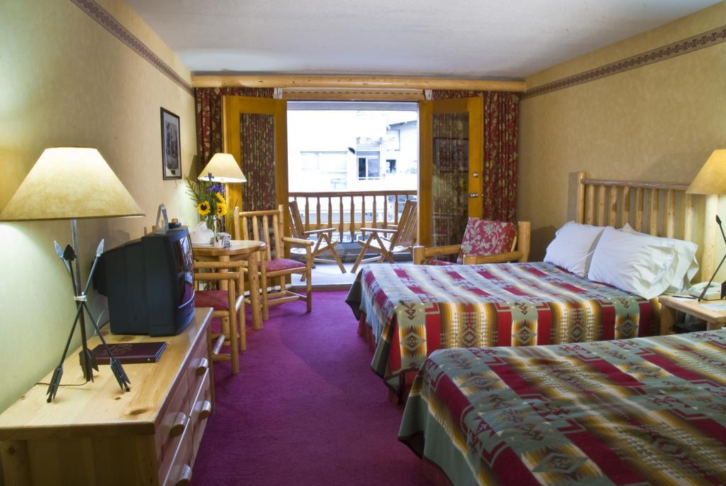 Brewster Mountain Lodge Banff Pokój zdjęcie