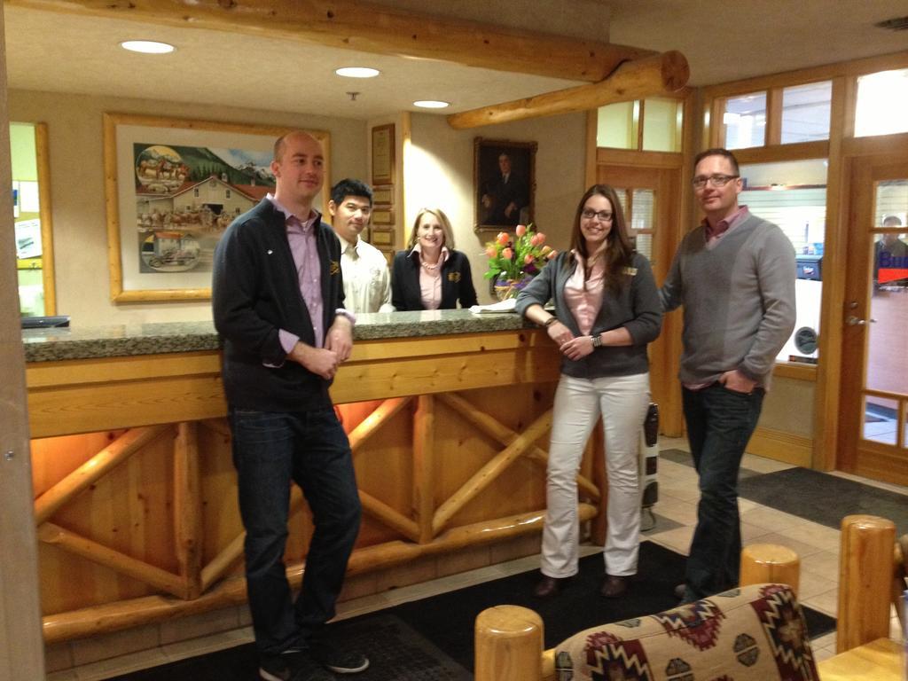Brewster Mountain Lodge Banff Zewnętrze zdjęcie
